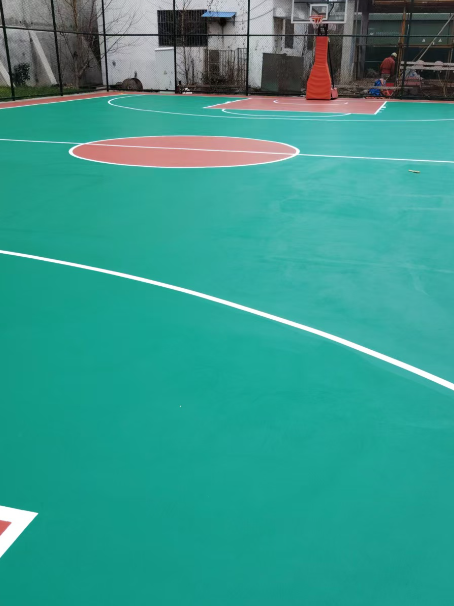 蓝田 球场长期使用易出现地面开裂